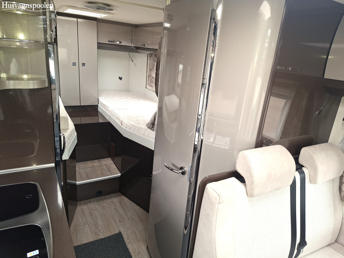 Hobby Optima Premium T65 GE, Långbäddar, Cykelställ, Solcell, bild 11 av 16