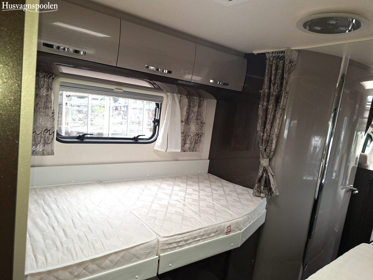 Hobby Optima Premium T65 GE, Långbäddar, Cykelställ, Solcell, bild 14 av 16