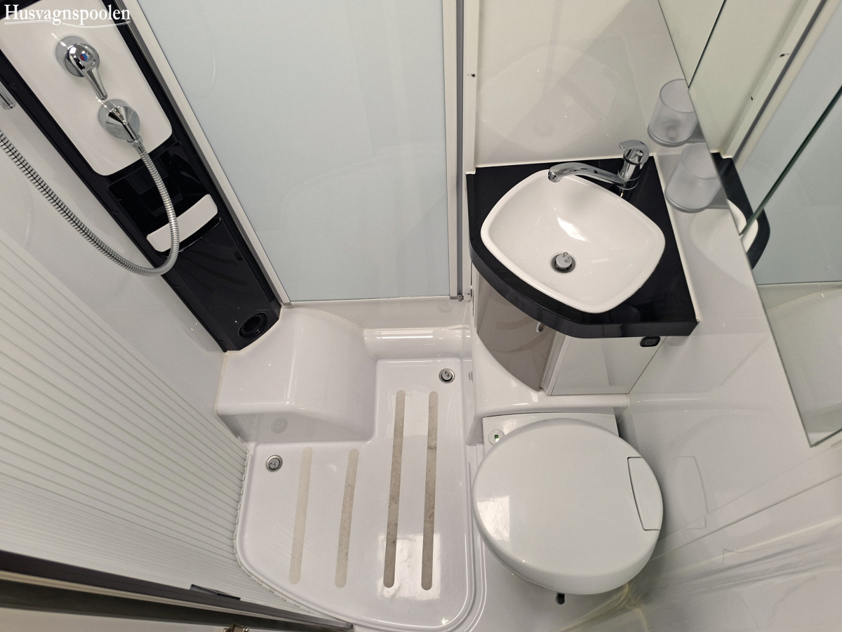 Hobby Optima Premium T65 GE, Långbäddar, Cykelställ, Solcell, bild 16 av 16