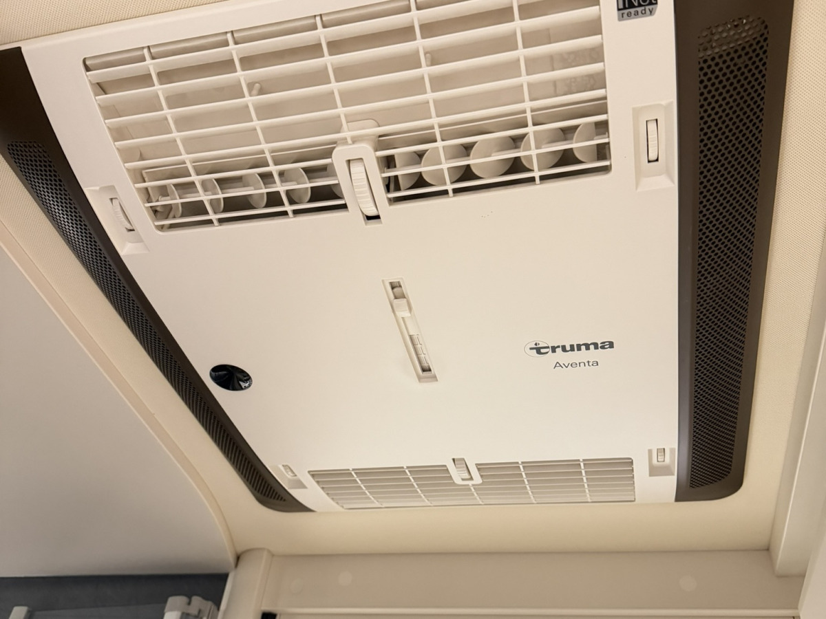 Eura Mobil INTEGRA 890 QB, bild 14 av 16