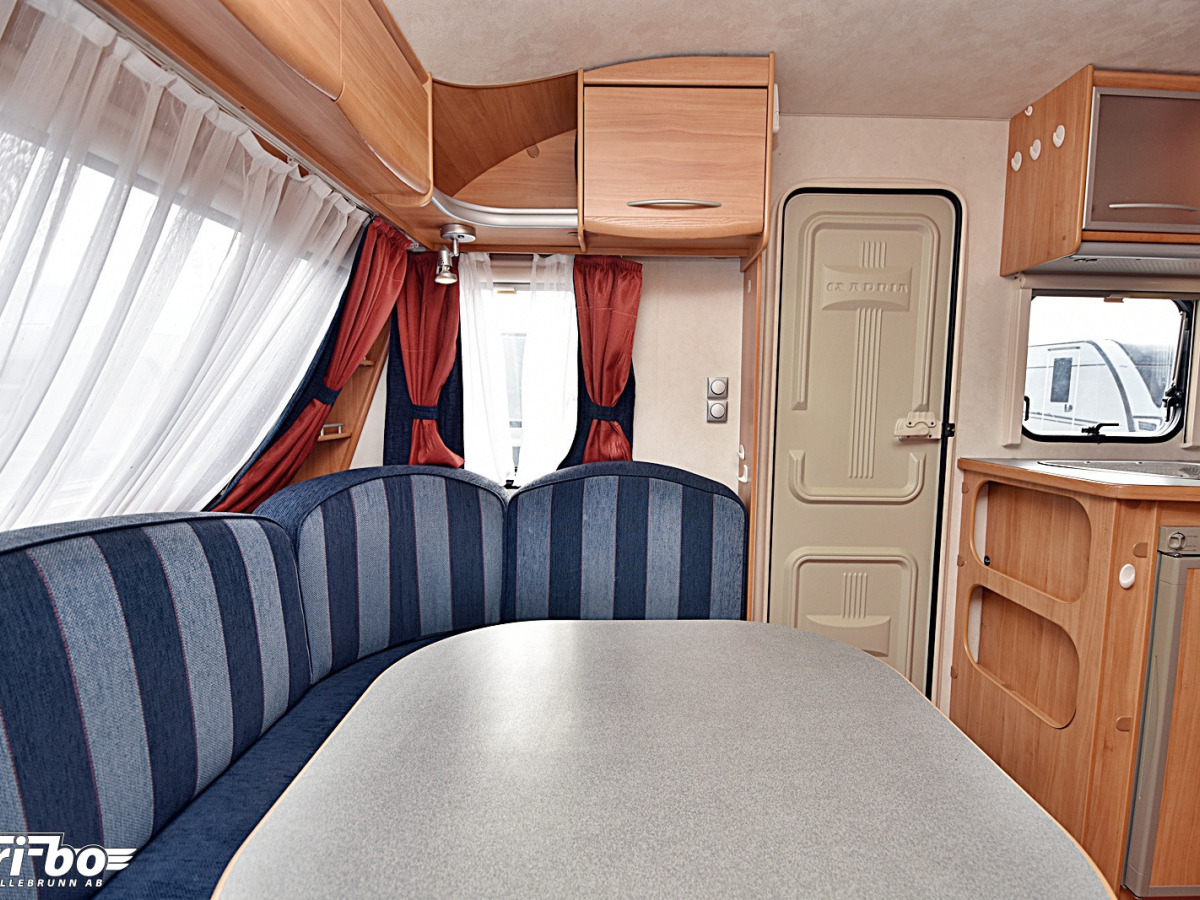 Adria 512 UL Adora, Långbäddar, bild 7 av 26