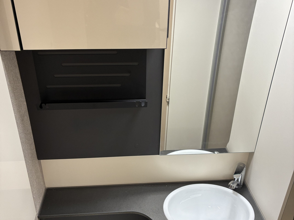 McLouis MC4 375 / NYHET / Låga långbäddar / Automat, bild 9 av 17