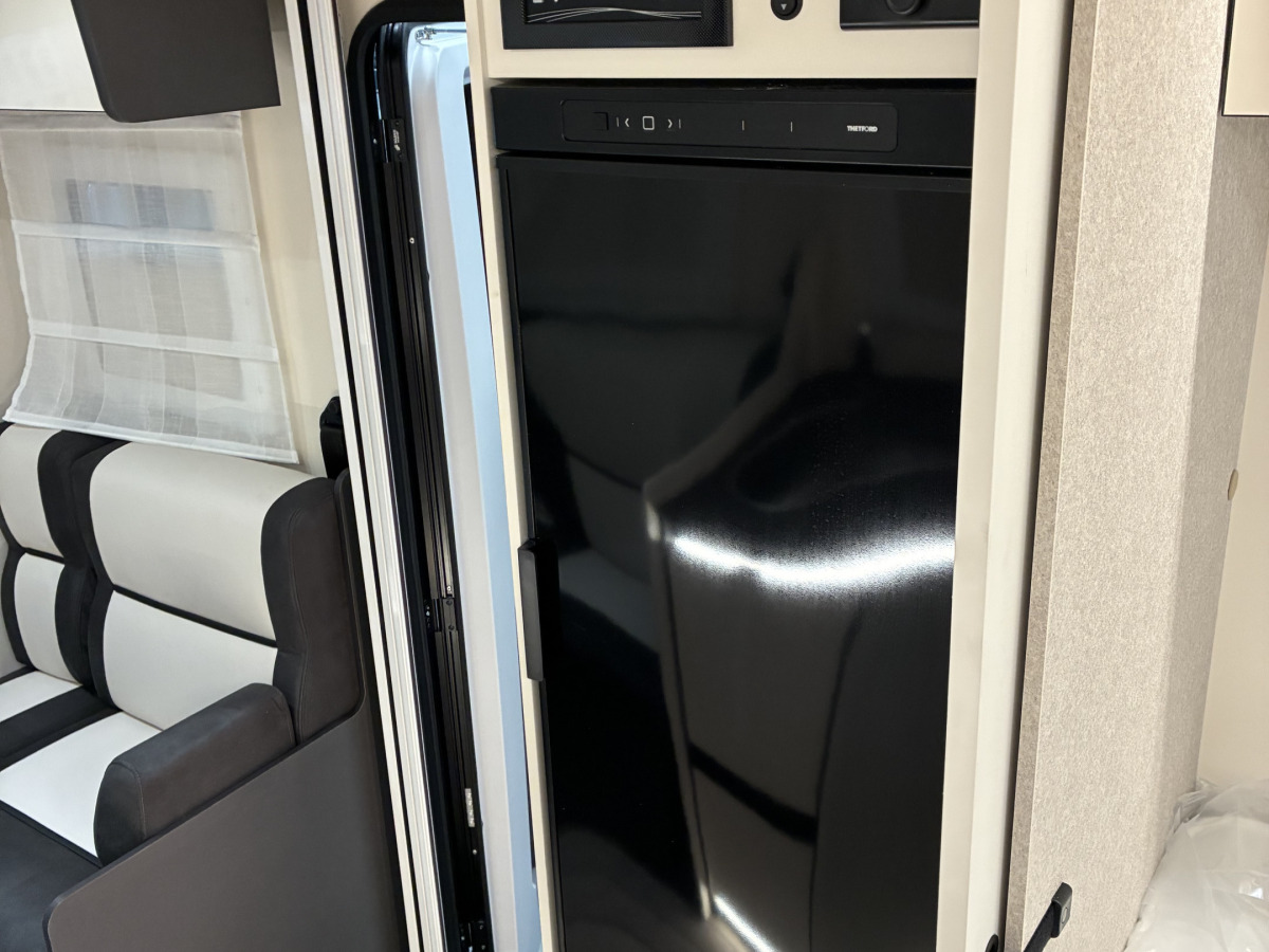 McLouis MC4 375 / NYHET / Låga långbäddar / Automat, bild 12 av 17