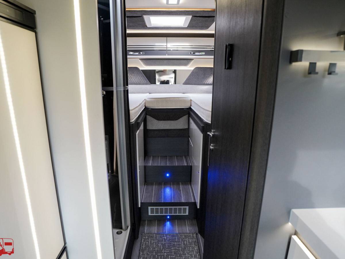 CI MAGIS 87 XT Långbäddar Automat Face to face AC x2 KAMPANJ, bild 12 av 44