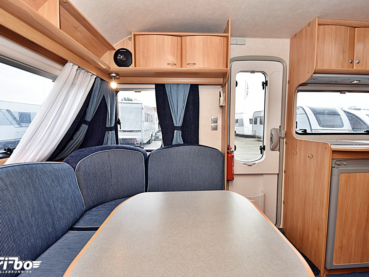 Adria 502 UL Adiva, Långbäddar, bild 6 av 22