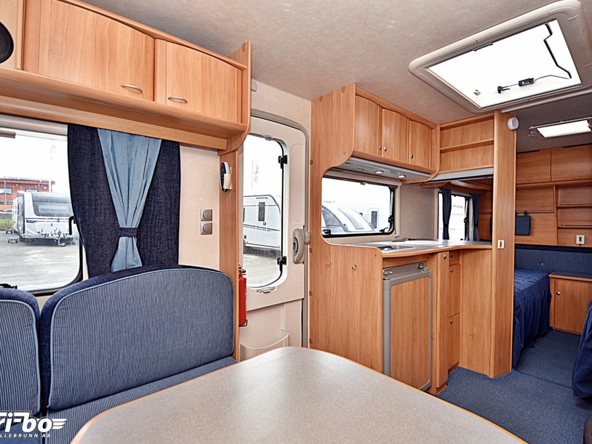 Adria 502 UL Adiva, Långbäddar, bild 7 av 22