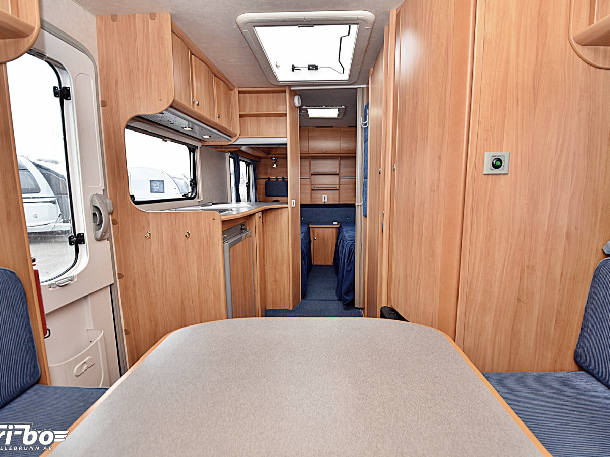 Adria 502 UL Adiva, Långbäddar, bild 8 av 22
