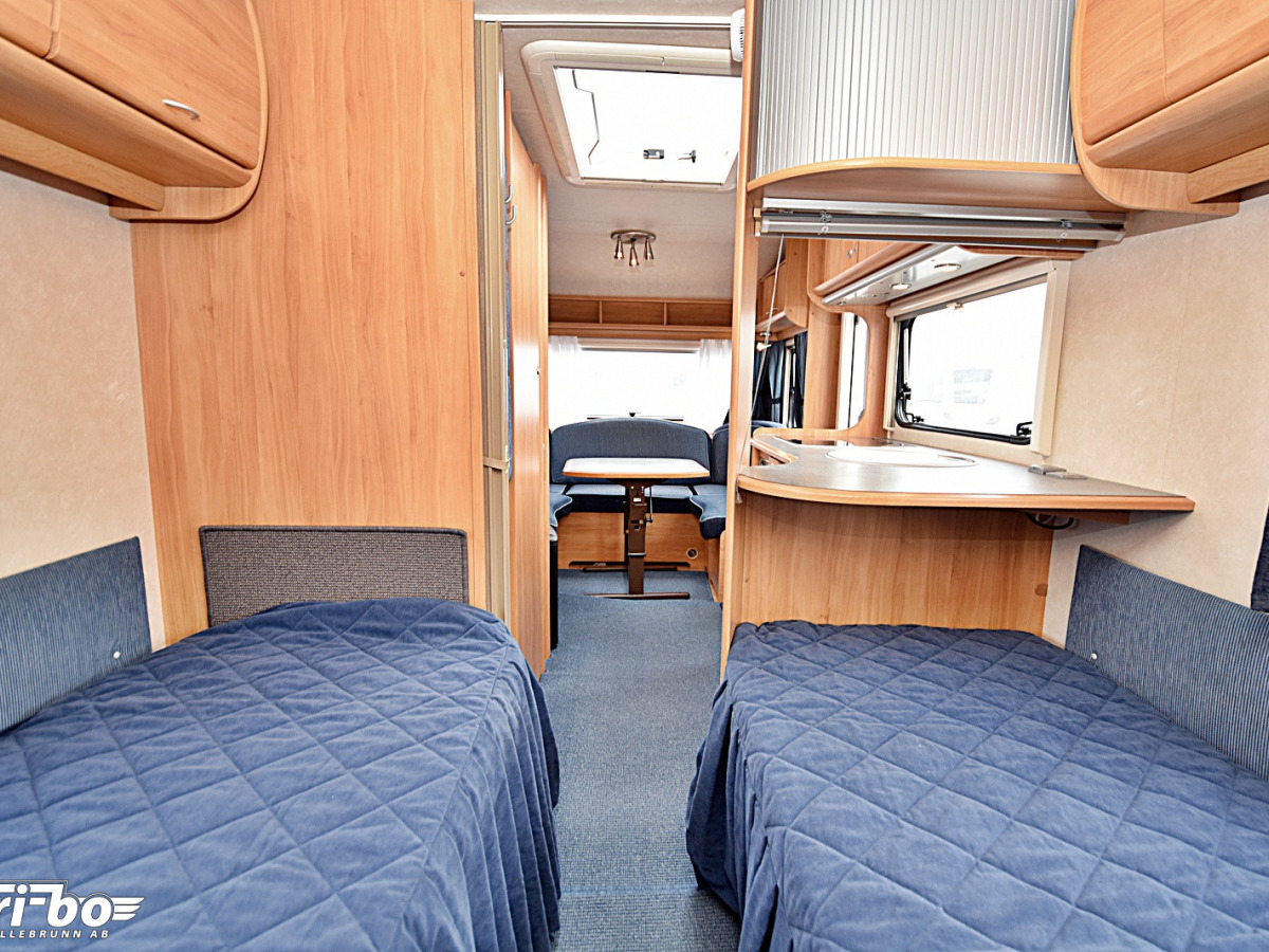 Adria 502 UL Adiva, Långbäddar, bild 14 av 22
