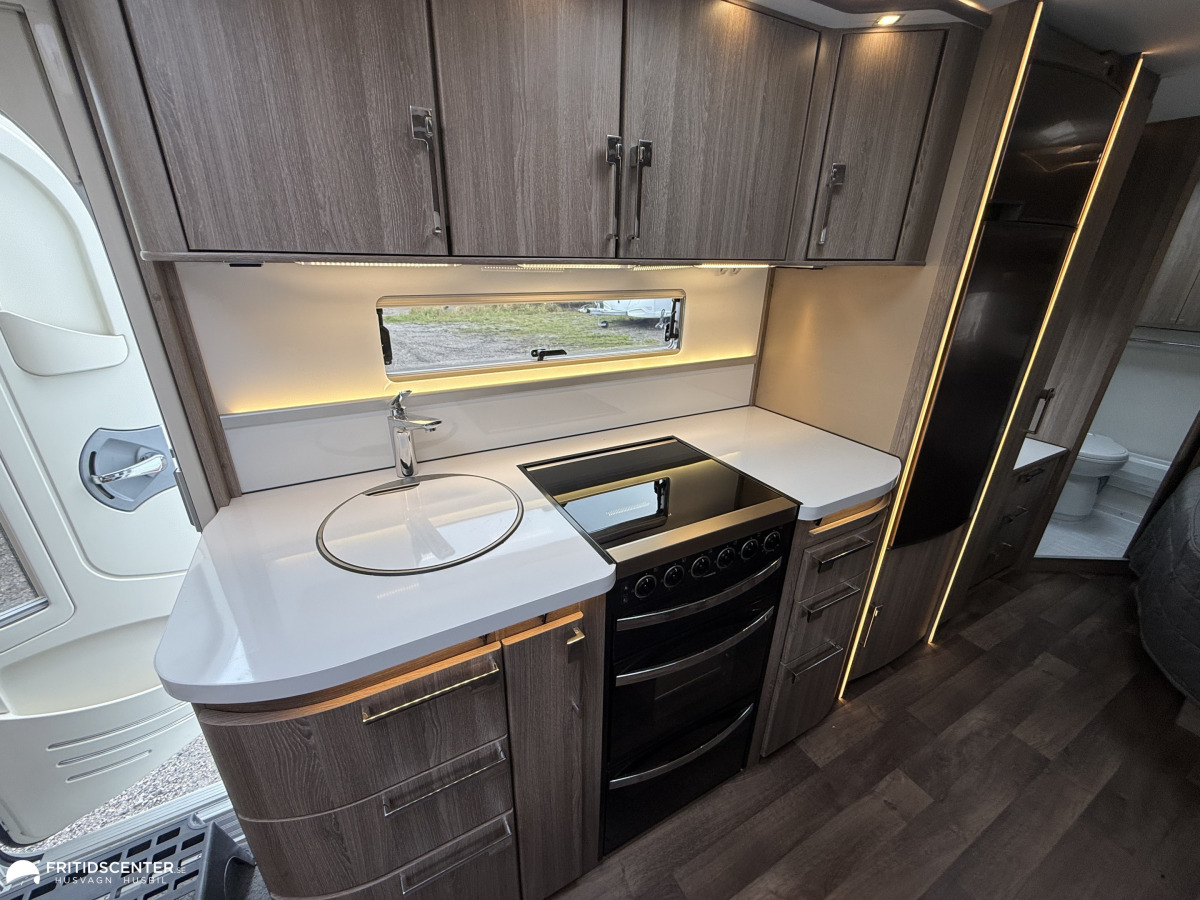 KABE ROYAL 740 GXL KS *Åretrunt komfort* AC / Alde Värme*, bild 6 av 26