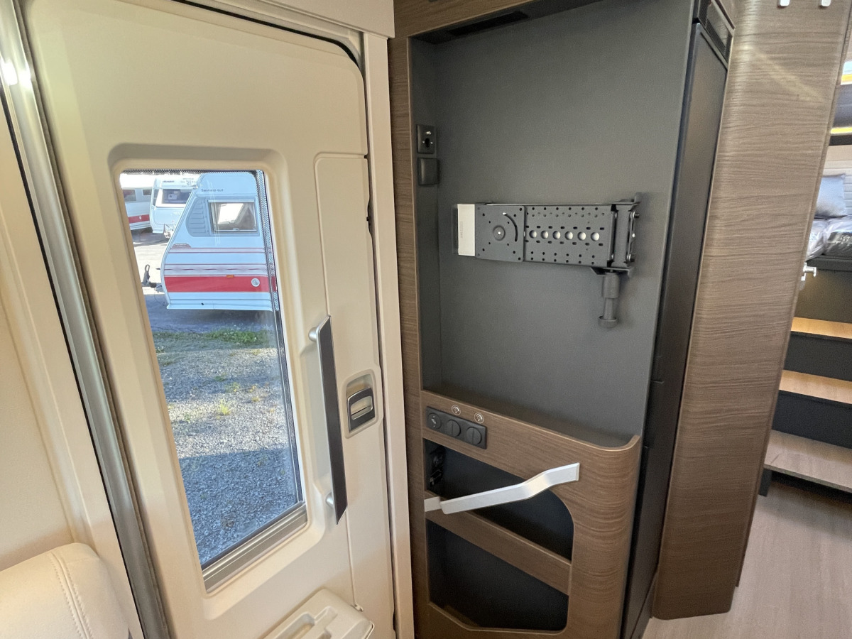 Adria MATRIX SUPREME 670 SL ALDE DIESELVÄRMARE MATRIX PLUSPAKET, bild 10 av 25