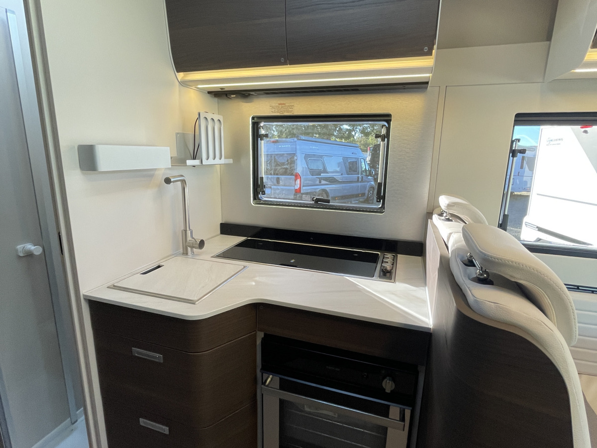 Adria MATRIX SUPREME 670 SL ALDE DIESELVÄRMARE MATRIX PLUSPAKET, bild 11 av 25
