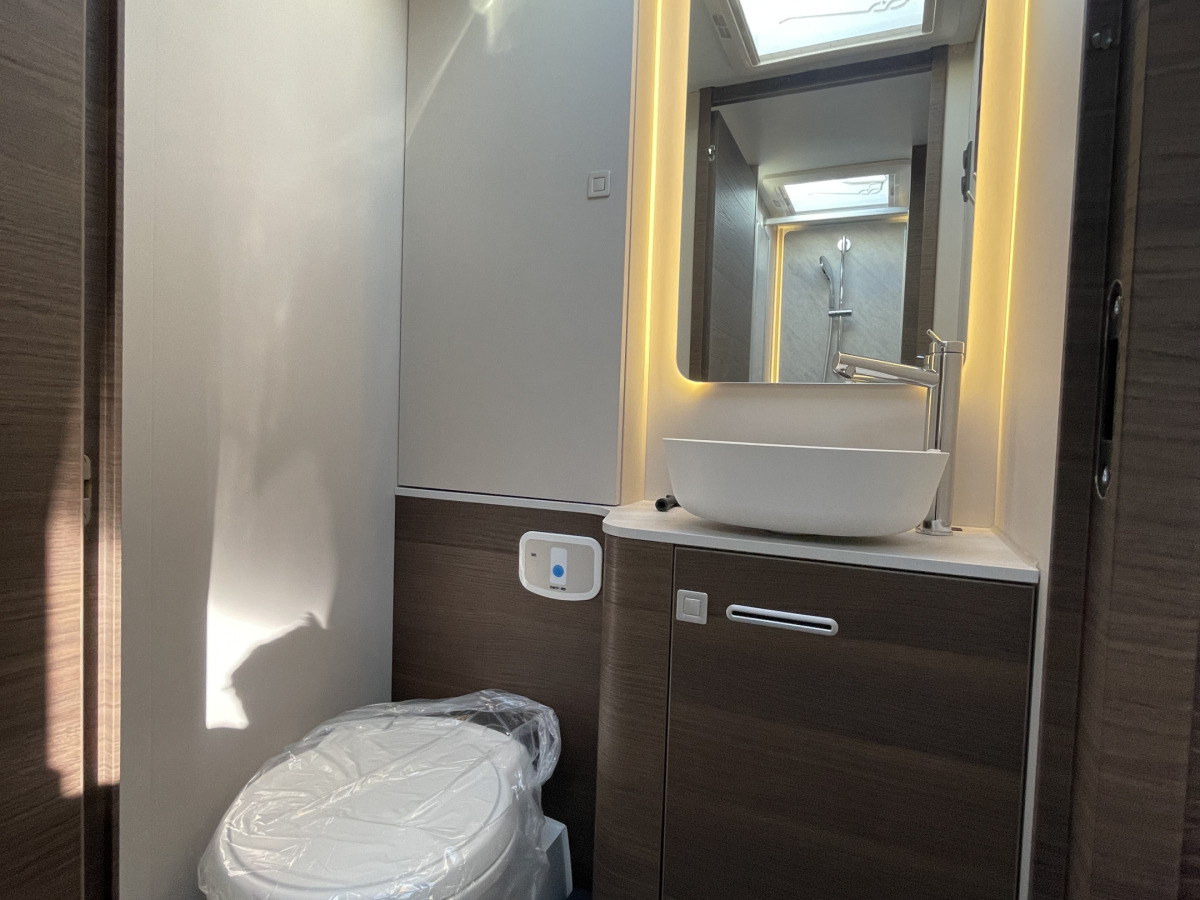 Adria MATRIX SUPREME 670 SL ALDE DIESELVÄRMARE MATRIX PLUSPAKET, bild 17 av 25