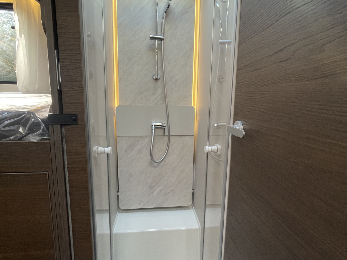 Adria MATRIX SUPREME 670 SL ALDE DIESELVÄRMARE MATRIX PLUSPAKET, bild 18 av 25
