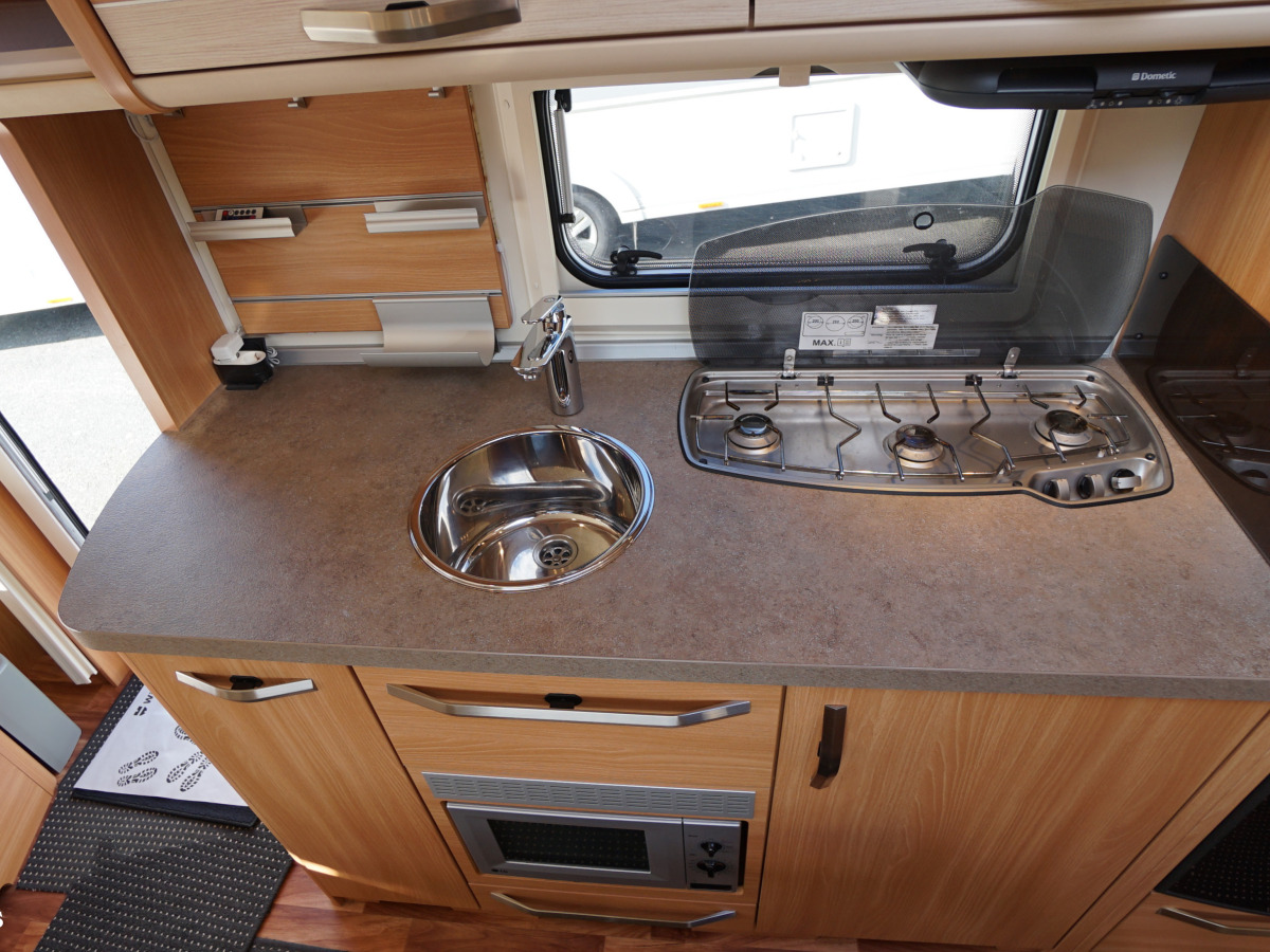 Knaus 580 QS inkl. förtält - 3.95 ränta utökad garanti, bild 7 av 17