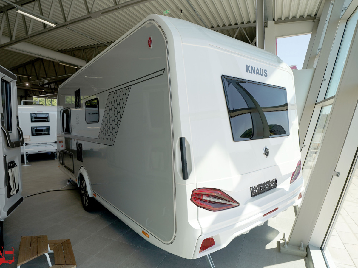 Knaus AZUR 500 FU Fransk säng, bild 3 av 25