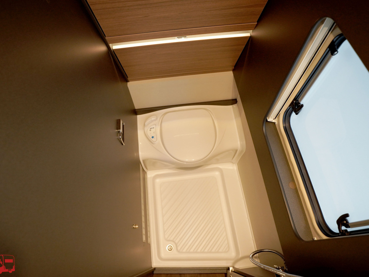 Knaus AZUR 500 FU Fransk säng, bild 20 av 25