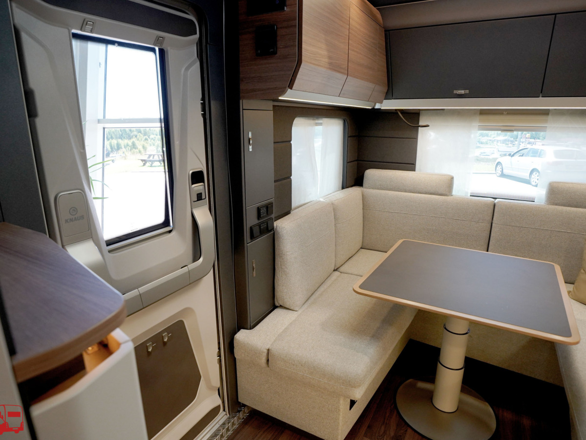 Knaus AZUR 500 FU Fransk säng, bild 19 av 25