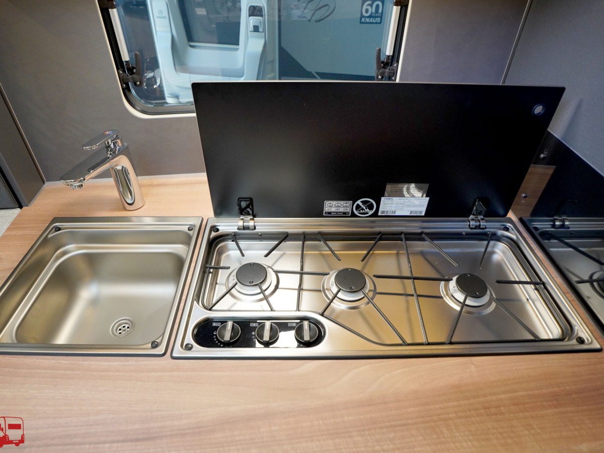 Knaus AZUR 500 FU Fransk säng, bild 12 av 25