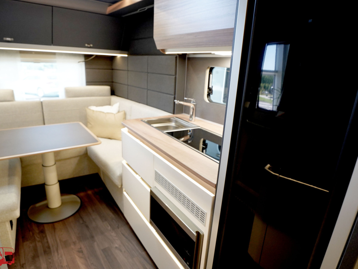 Knaus AZUR 500 FU Fransk säng, bild 18 av 25