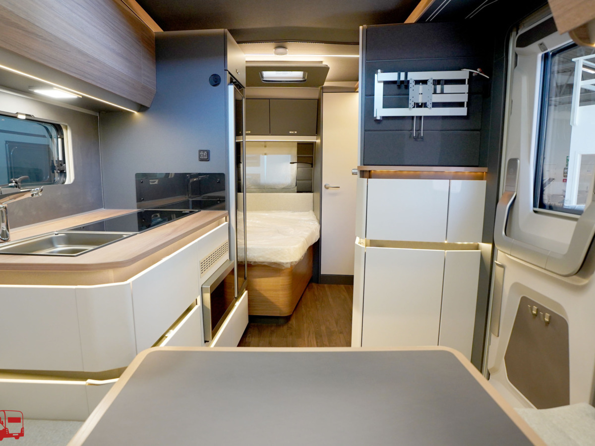 Knaus AZUR 500 FU Fransk säng, bild 9 av 25