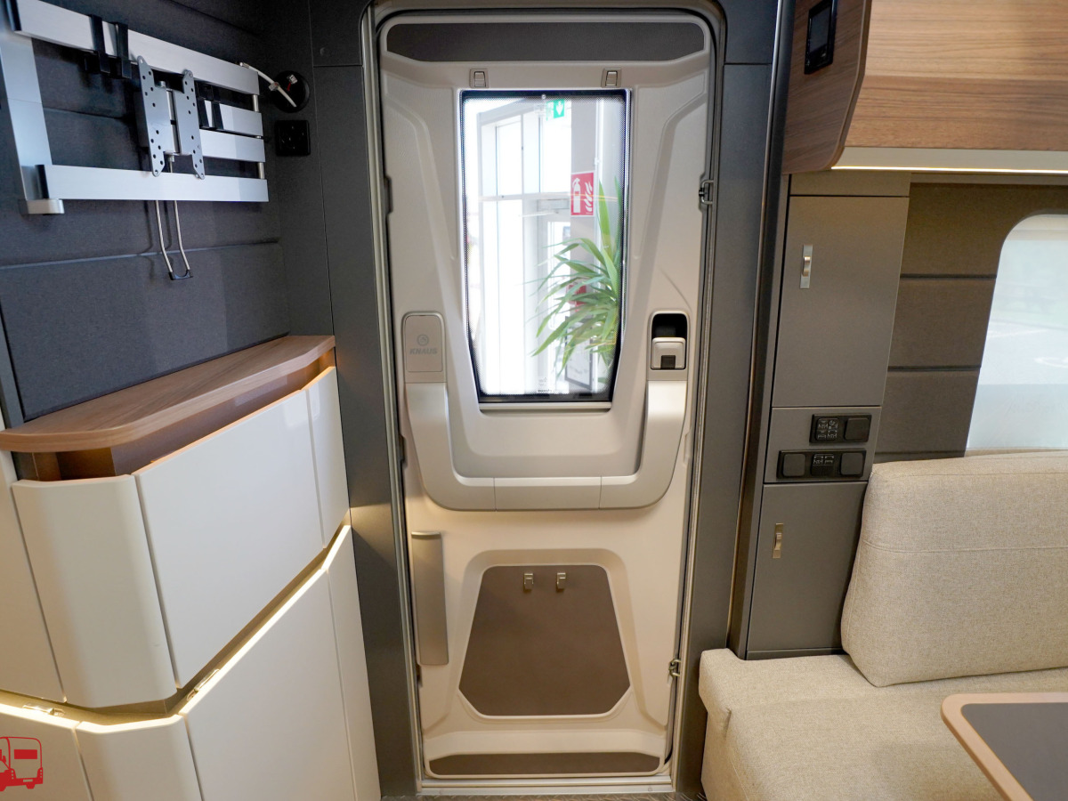 Knaus AZUR 500 FU Fransk säng, bild 21 av 25