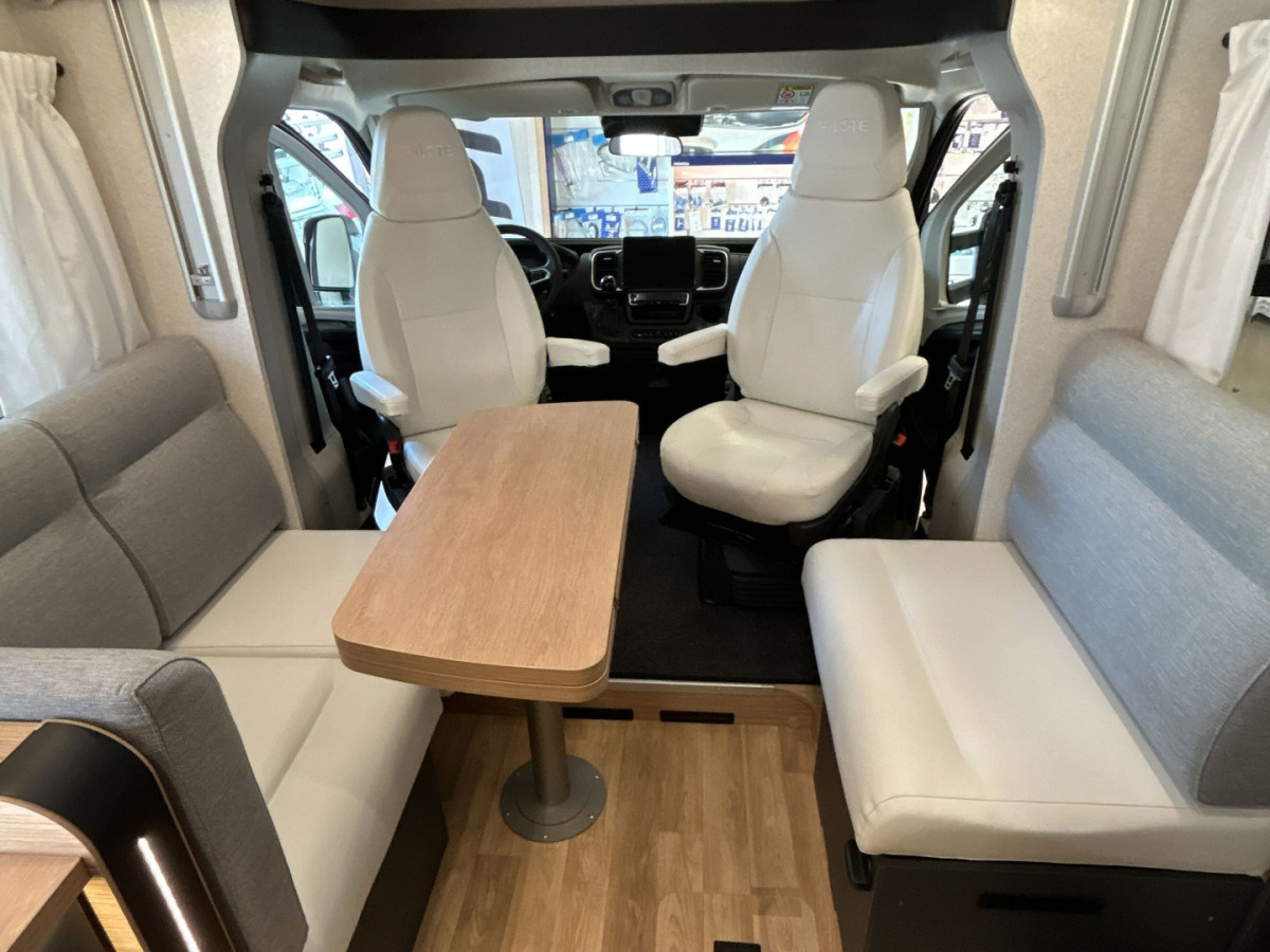 Pilote P740 FGJ Höga Långbäddar med taksäng, bild 19 av 27