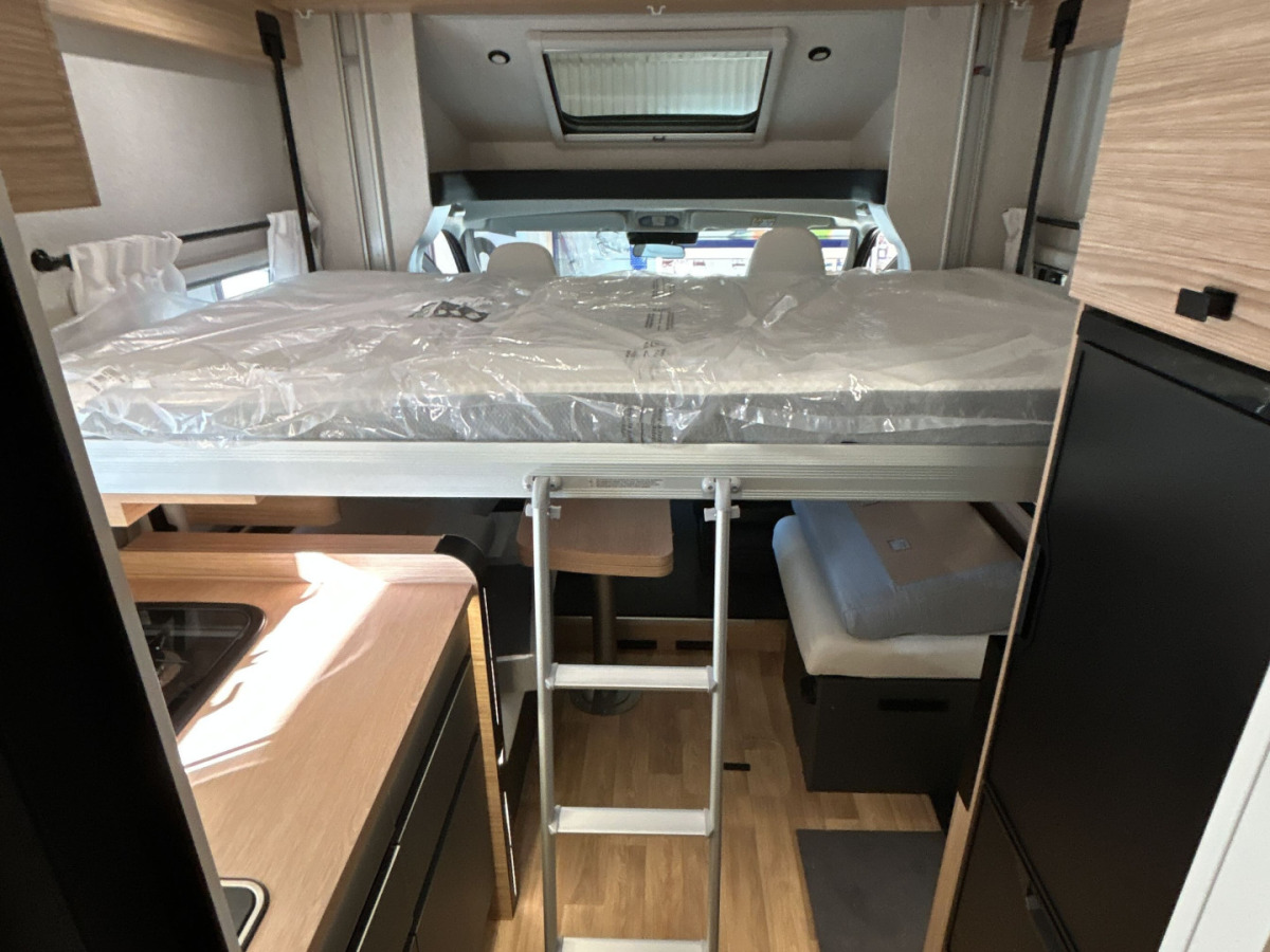 Pilote P740 FGJ Höga Långbäddar med taksäng, bild 21 av 27