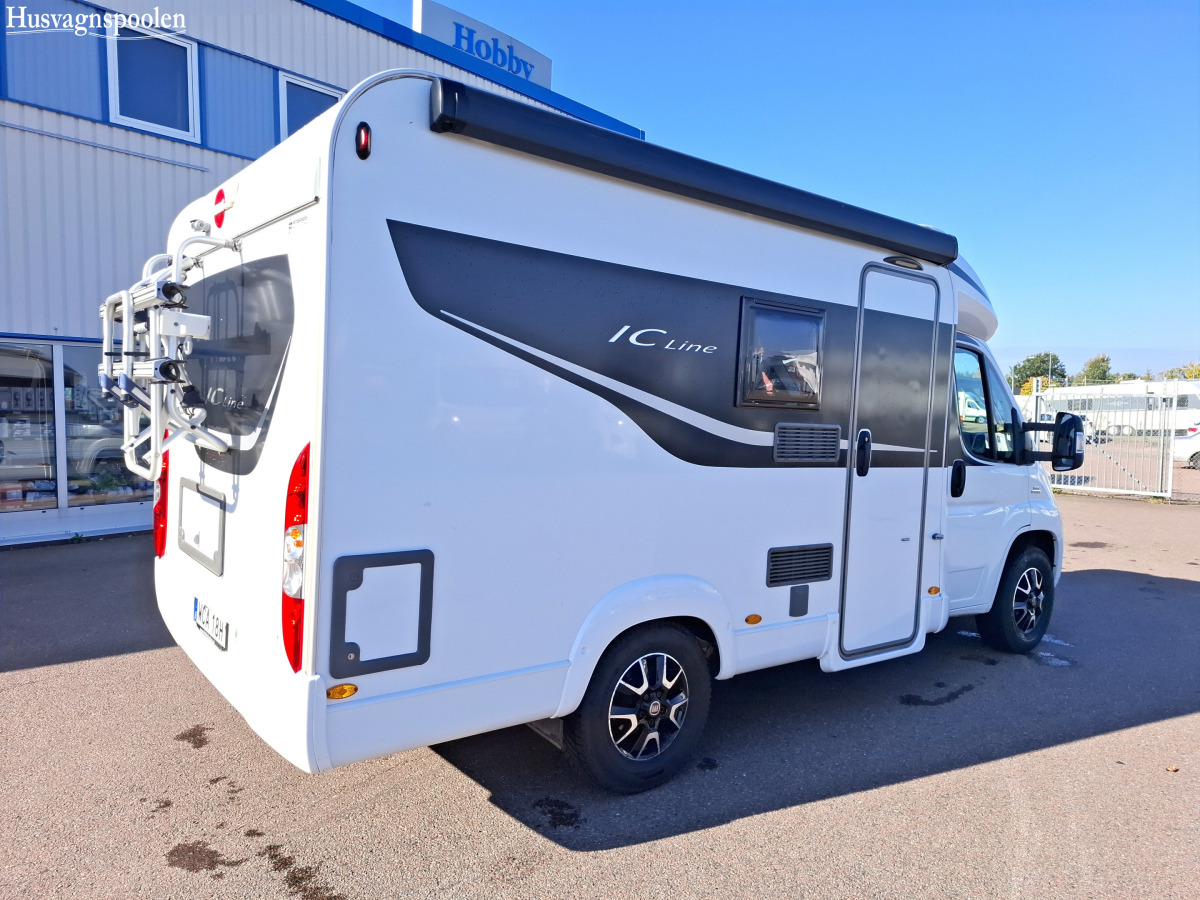Bürstner T569 IC Line, Dubbelbädd, Solpanel, Cykelställ, bild 2 av 16