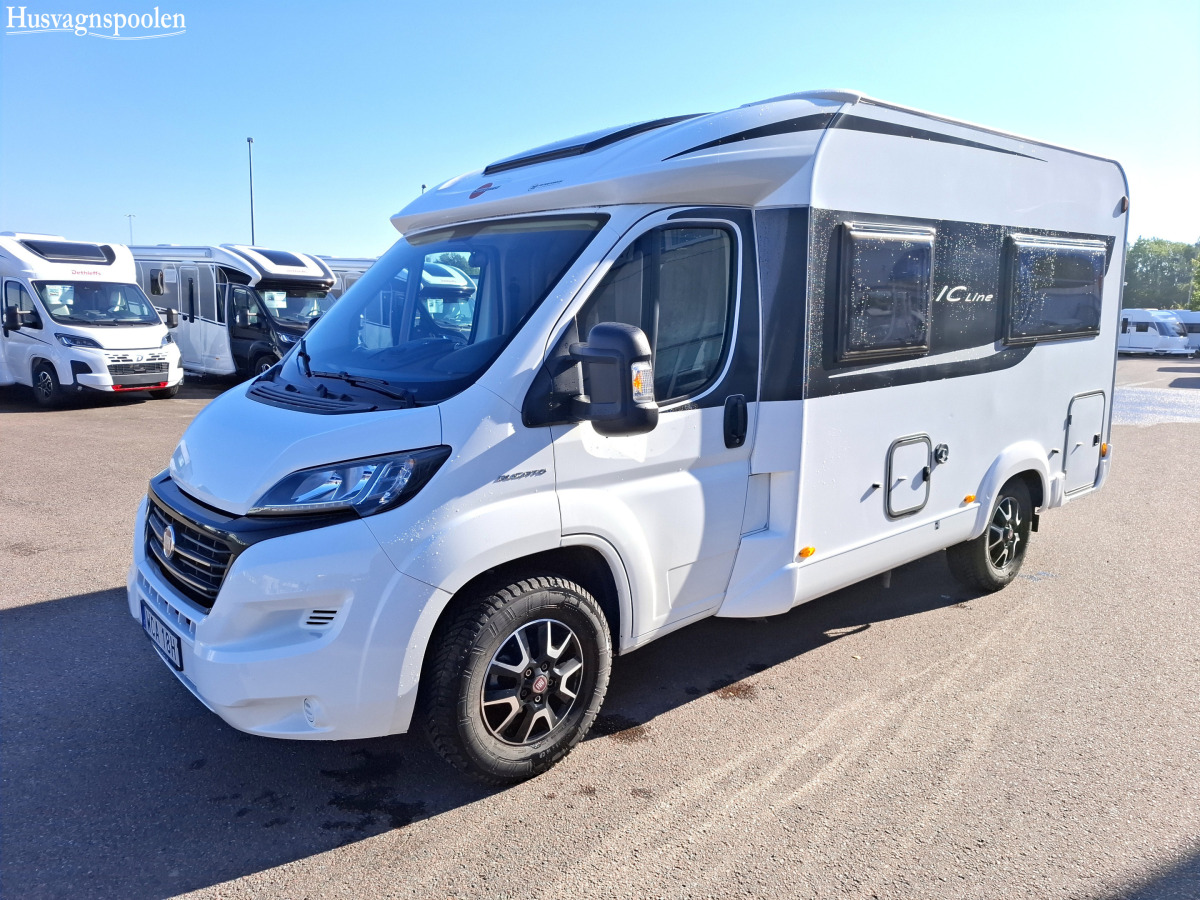 Bürstner T569 IC Line, Dubbelbädd, Solpanel, Cykelställ, bild 4 av 16