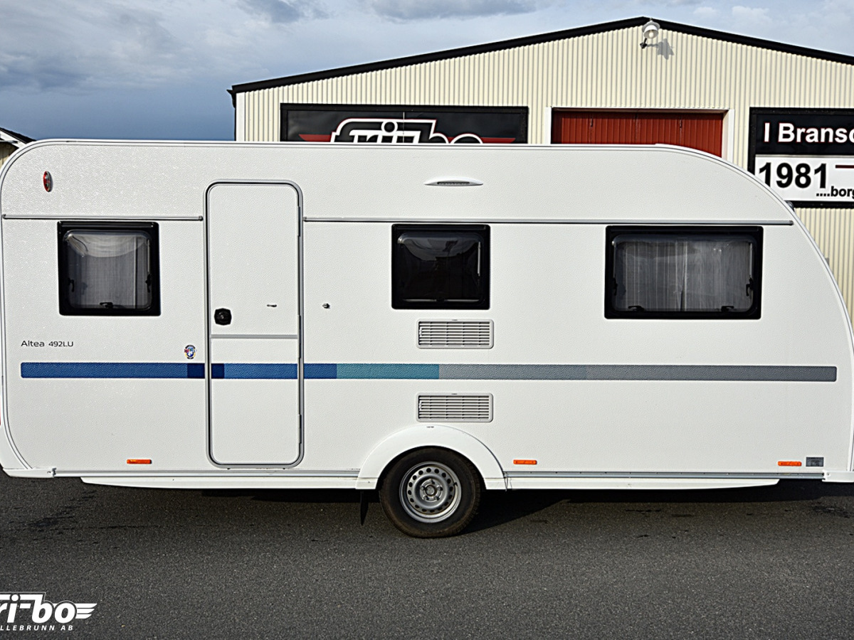 Adria 492 LU Altea, Långbäddar, bild 3 av 24