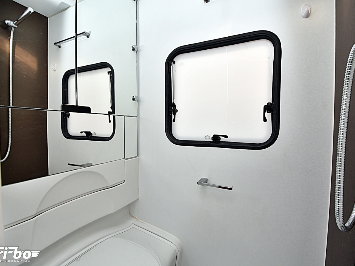 Adria 492 LU Altea, Långbäddar, bild 20 av 24