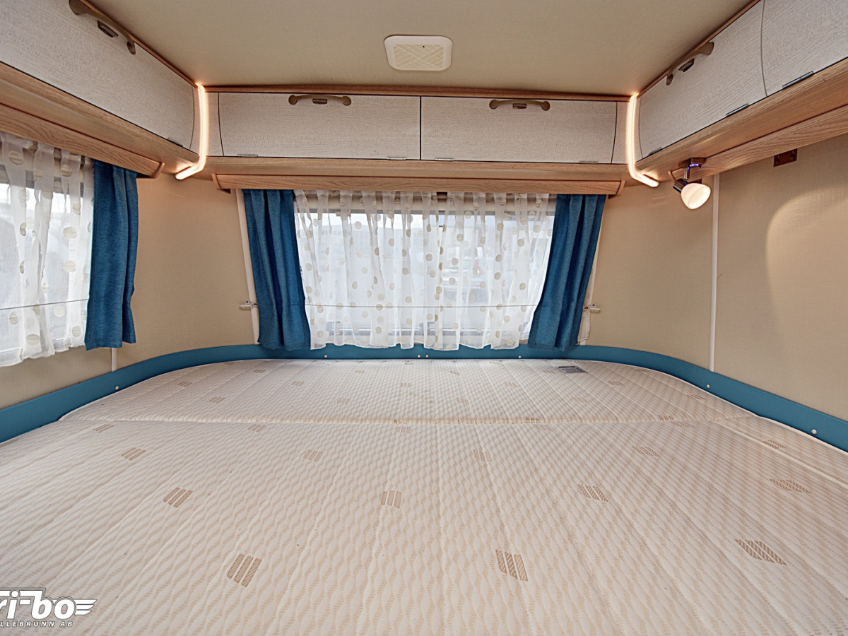 Eriba 530 Touring Ocean Drive, Dubbelbädd, bild 11 av 25