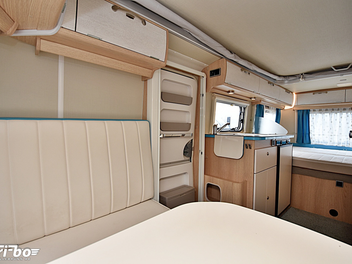 Eriba 530 Touring Ocean Drive, Dubbelbädd, bild 8 av 25