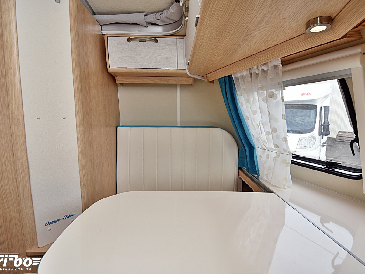 Eriba 530 Touring Ocean Drive, Dubbelbädd, bild 6 av 25