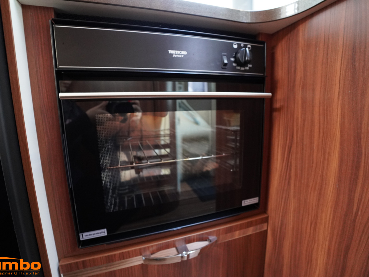 Adria MATRIX SUPREME M 687 SL Alde 2xAC, bild 9 av 25