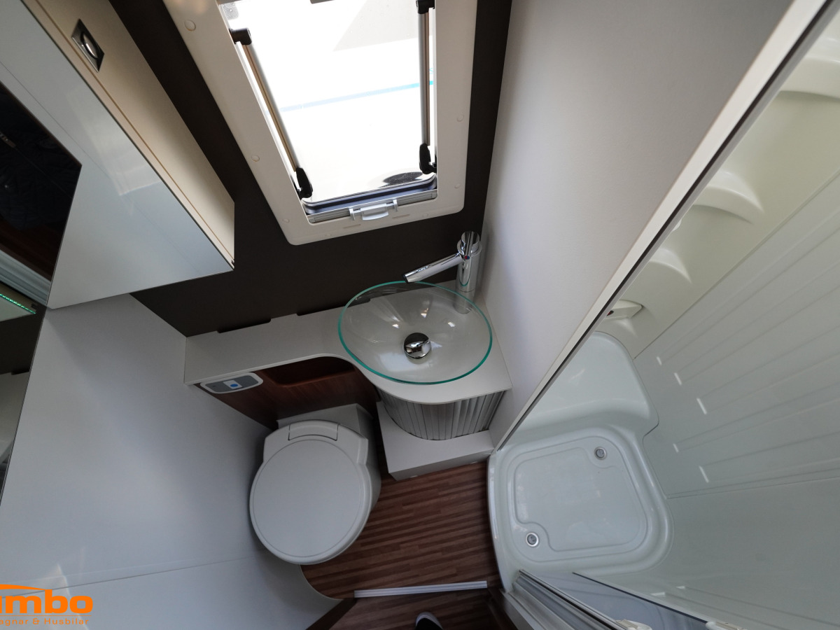 Adria MATRIX SUPREME M 687 SL Alde 2xAC, bild 15 av 25