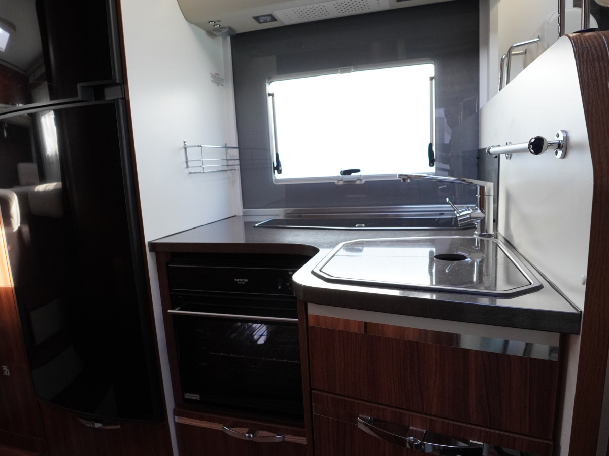 Adria MATRIX SUPREME M 687 SL Alde 2xAC, bild 7 av 25