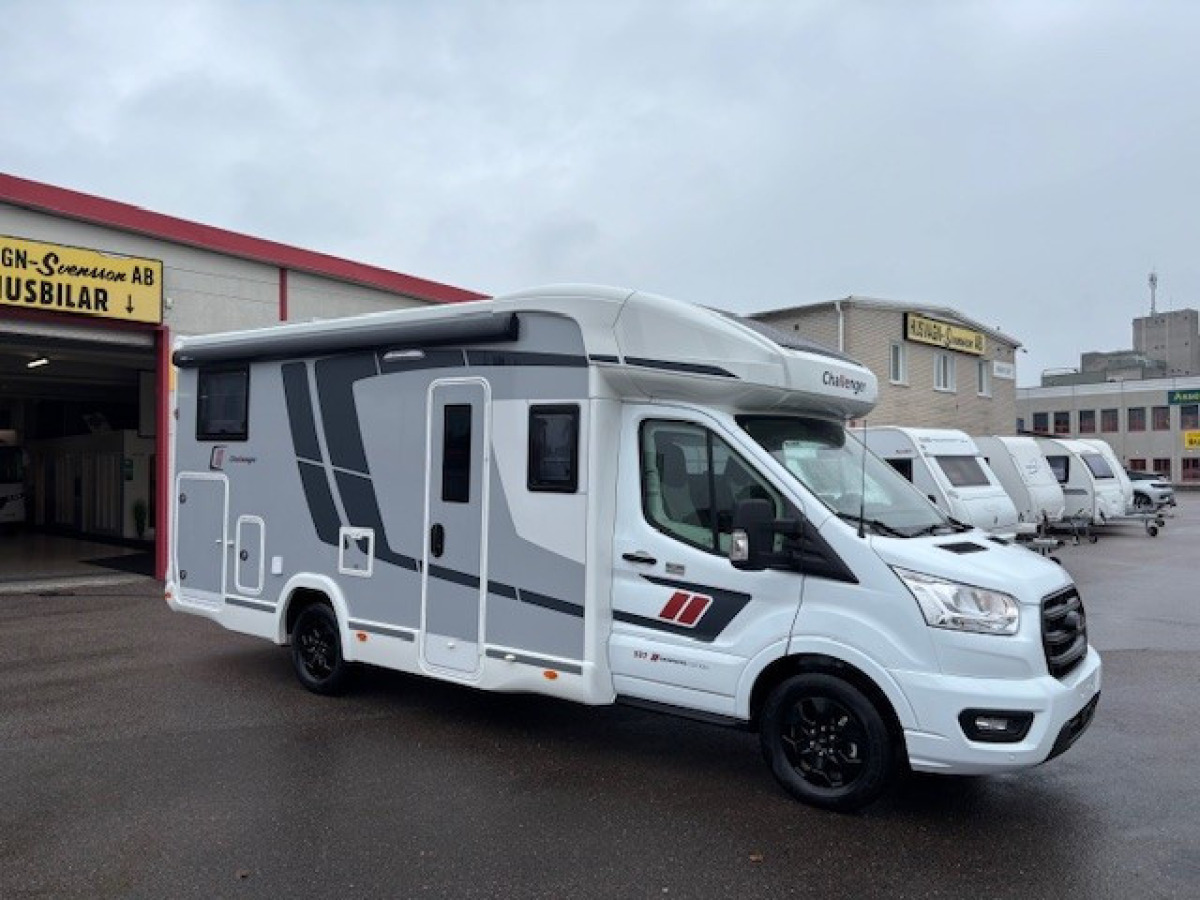 Challenger 337 Graphite Edition - Ford Transit, bild 1 av 14