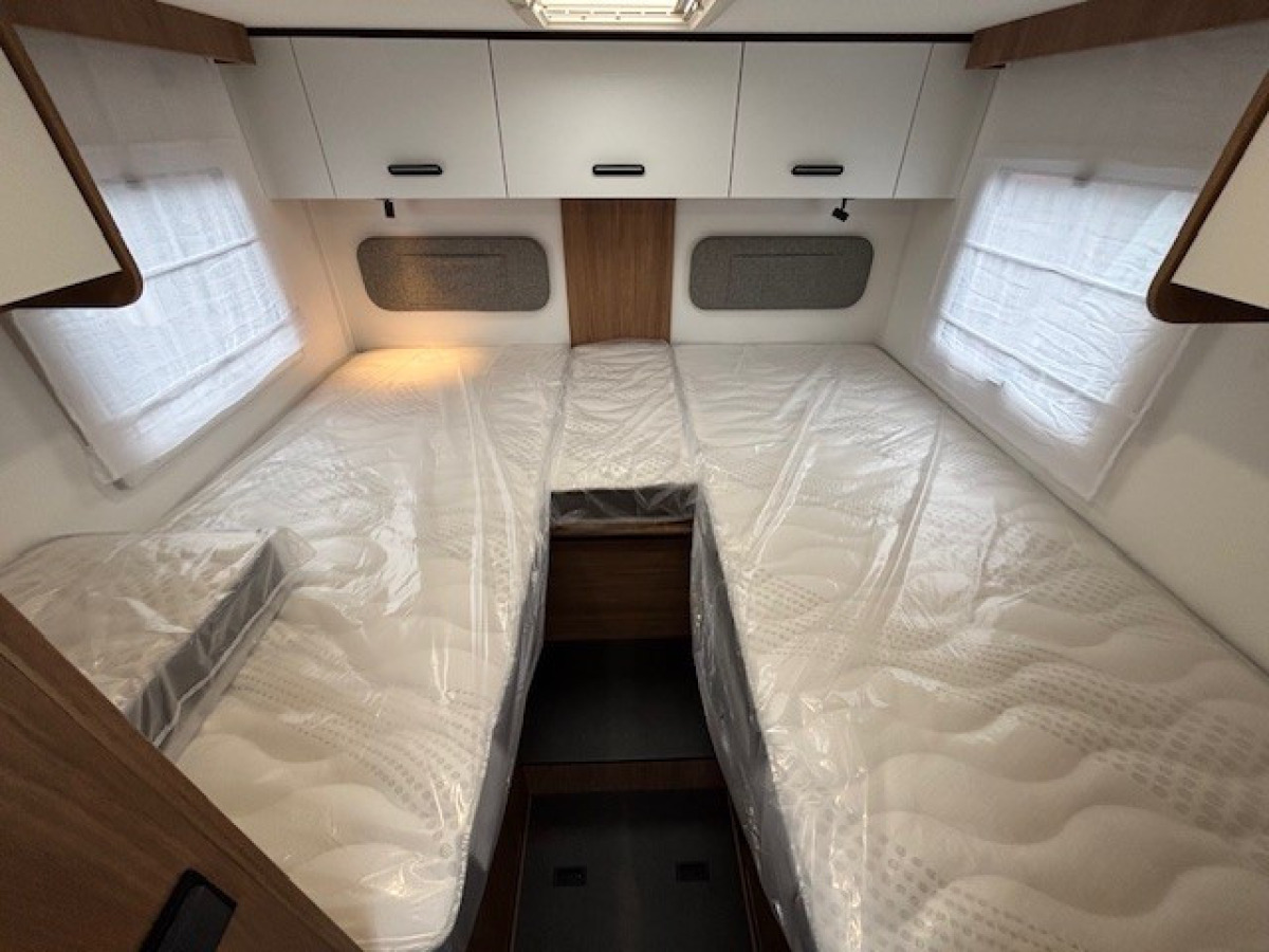 Challenger 337 Graphite Edition - Ford Transit, bild 8 av 14
