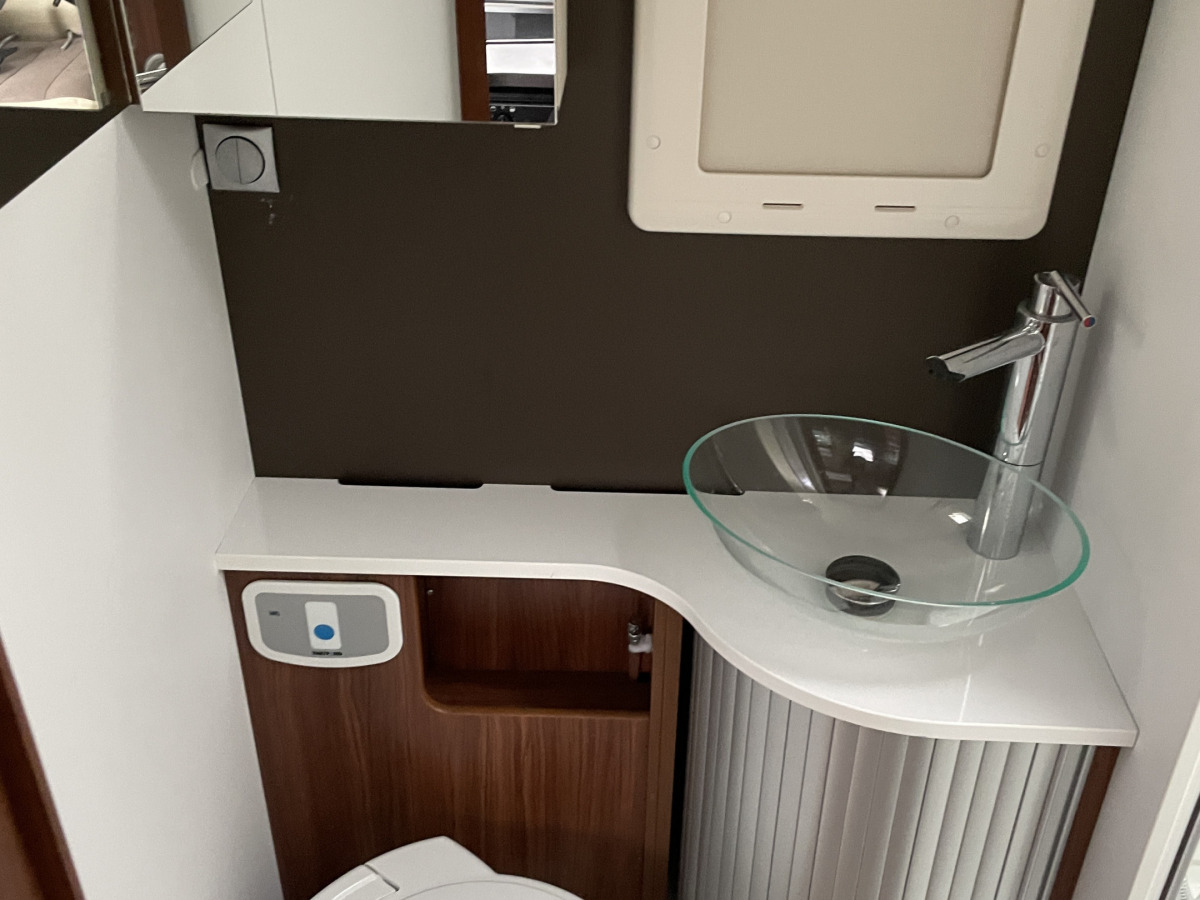 Adria MATRIX SUPREME M 687 SL, bild 10 av 12