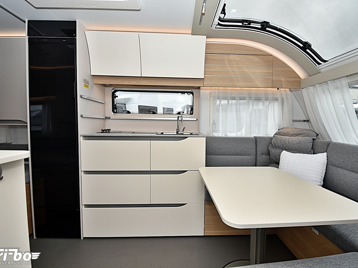 Adria 572 UT Adora, Långbäddar, bild 4 av 25