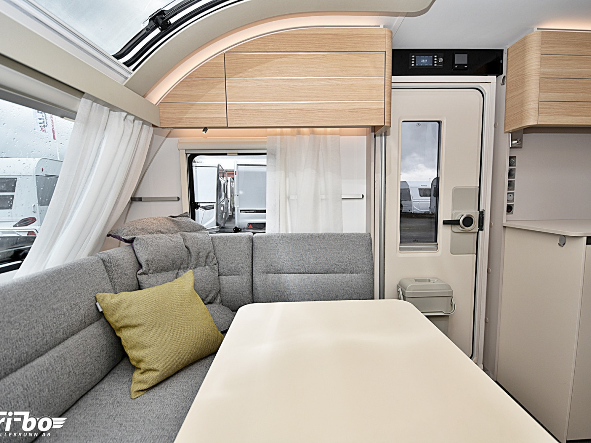 Adria 572 UT Adora, Långbäddar, bild 7 av 25