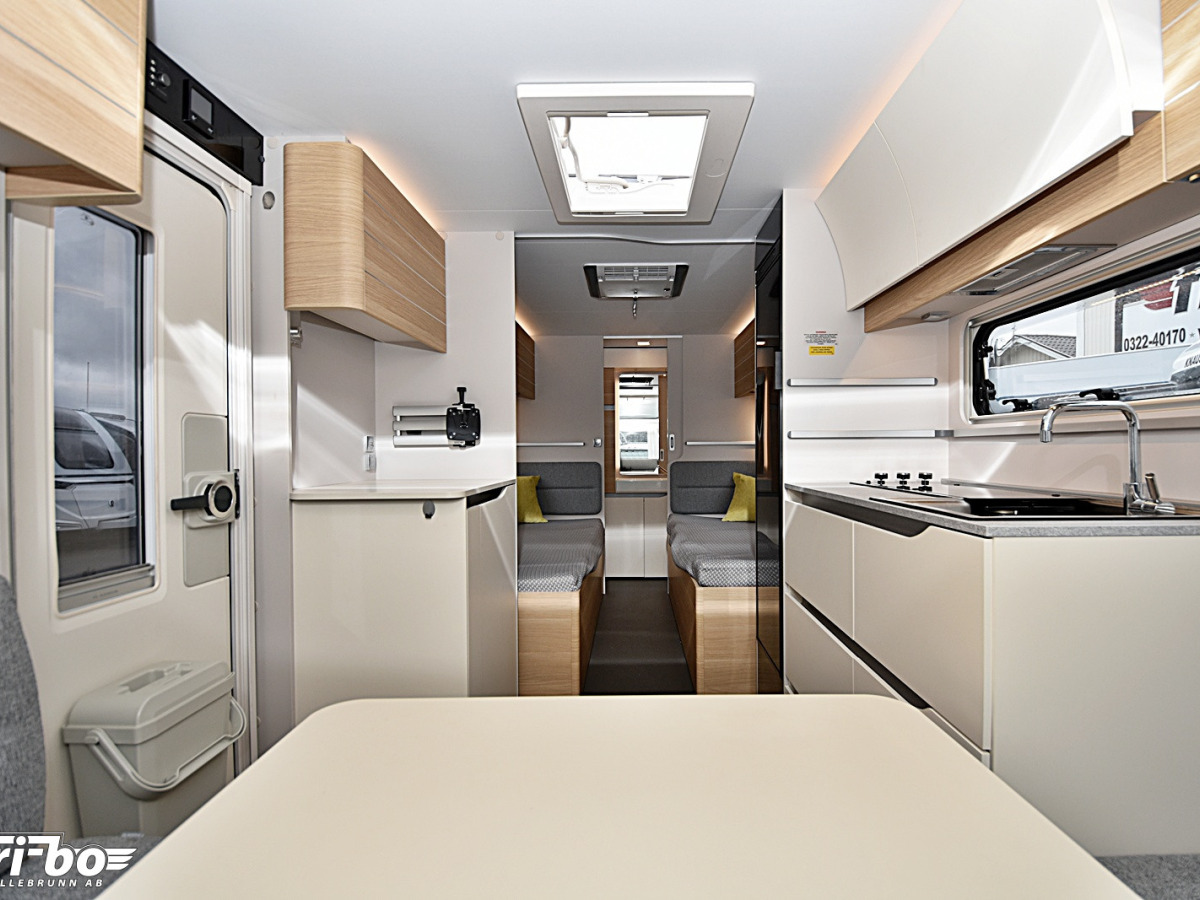 Adria 572 UT Adora, Långbäddar, bild 9 av 25
