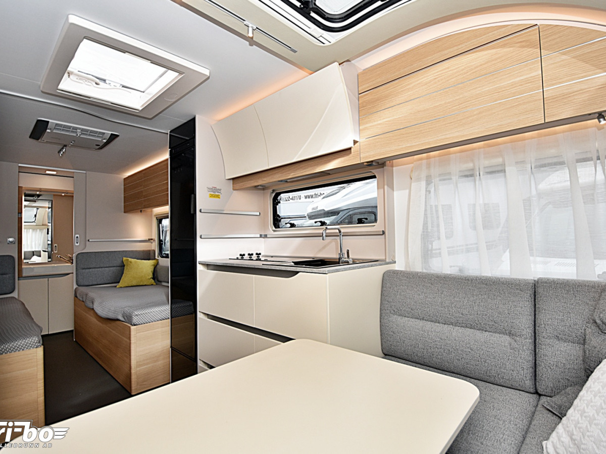 Adria 572 UT Adora, Långbäddar, bild 10 av 25