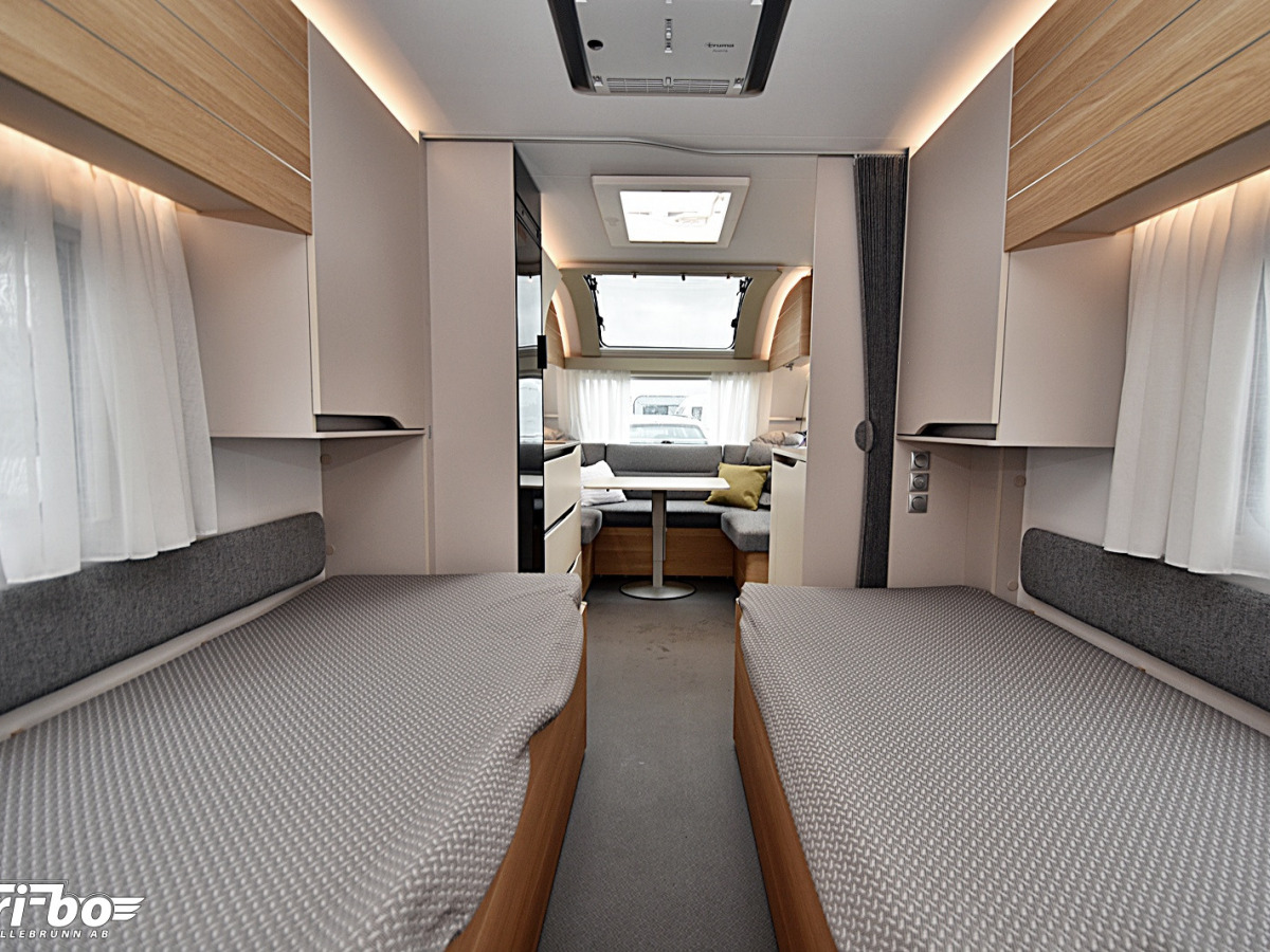 Adria 572 UT Adora, Långbäddar, bild 15 av 25