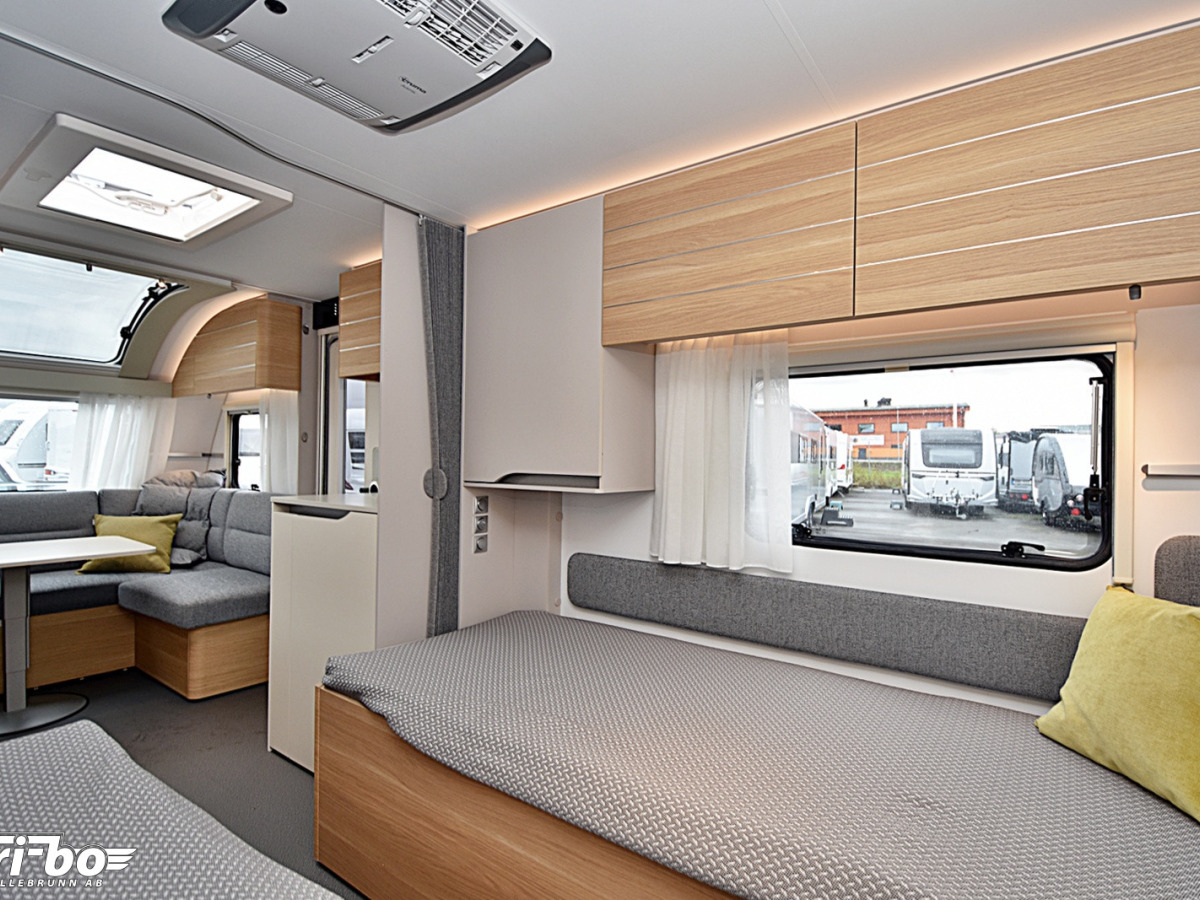 Adria 572 UT Adora, Långbäddar, bild 16 av 25