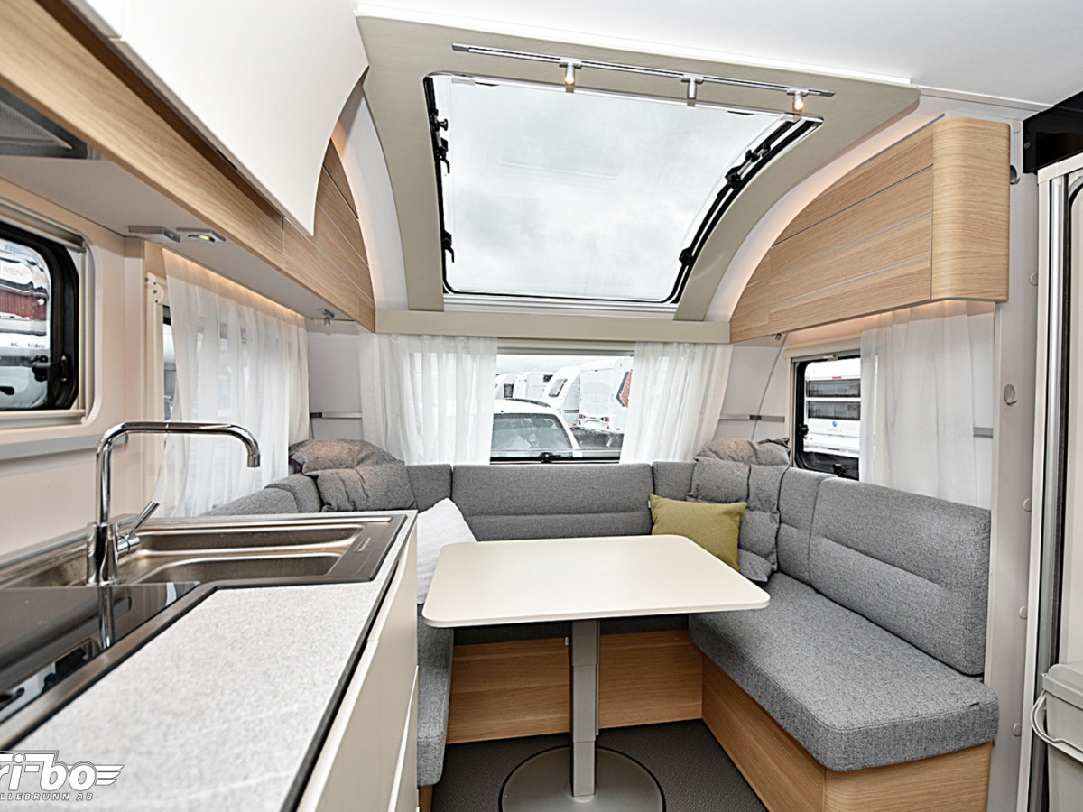 Adria 572 UT Adora, Långbäddar, bild 19 av 25