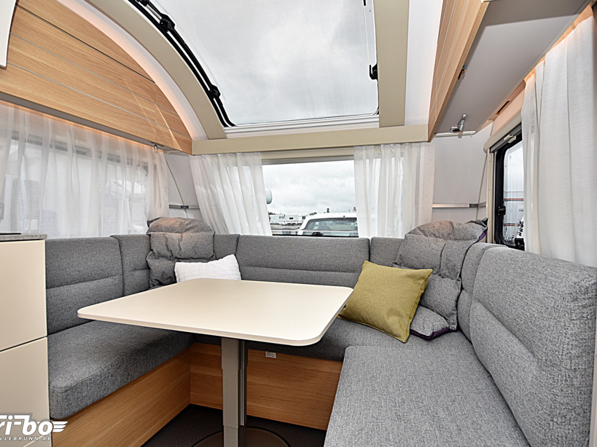 Adria 572 UT Adora, Långbäddar, bild 20 av 25