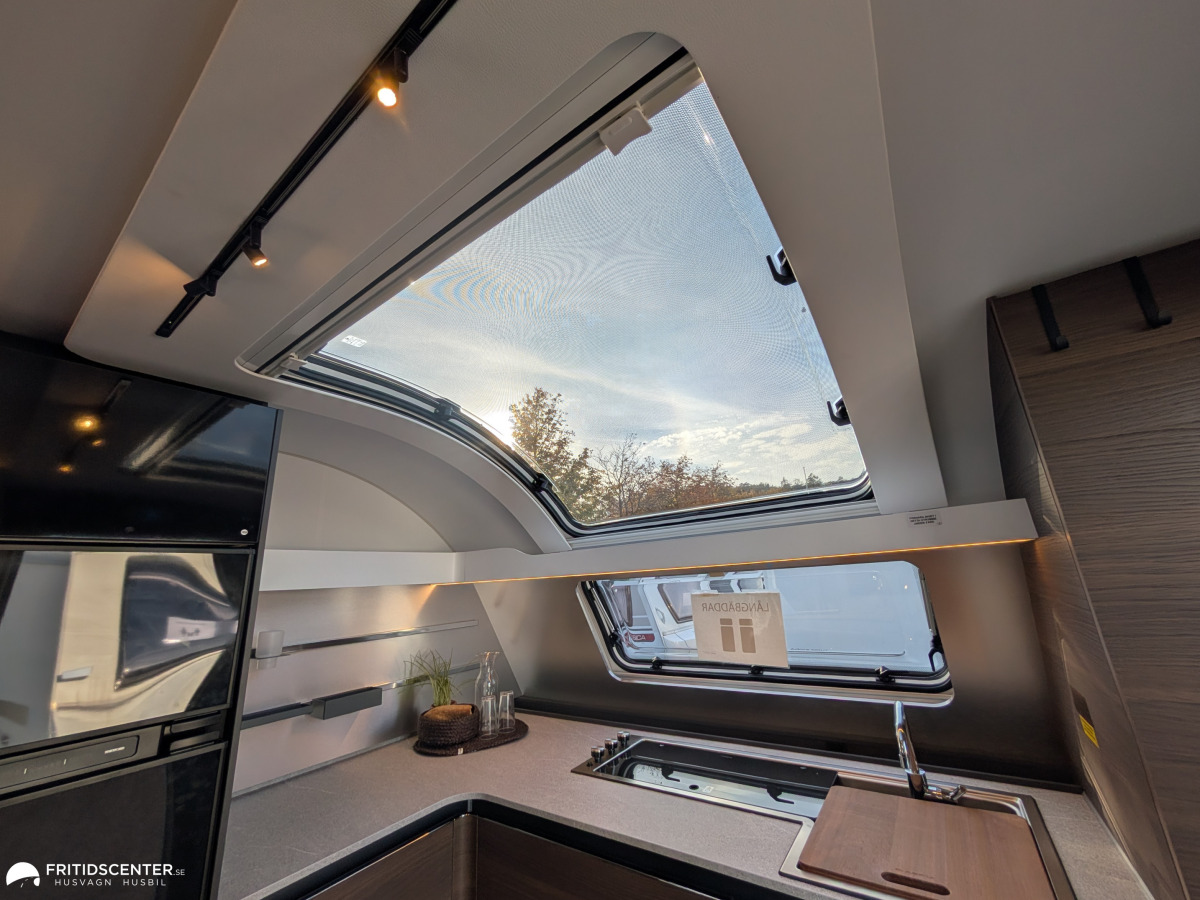 Adria ALPINA 753 HT *Frontkök / Året runt / Stort badrum, bild 28 av 29