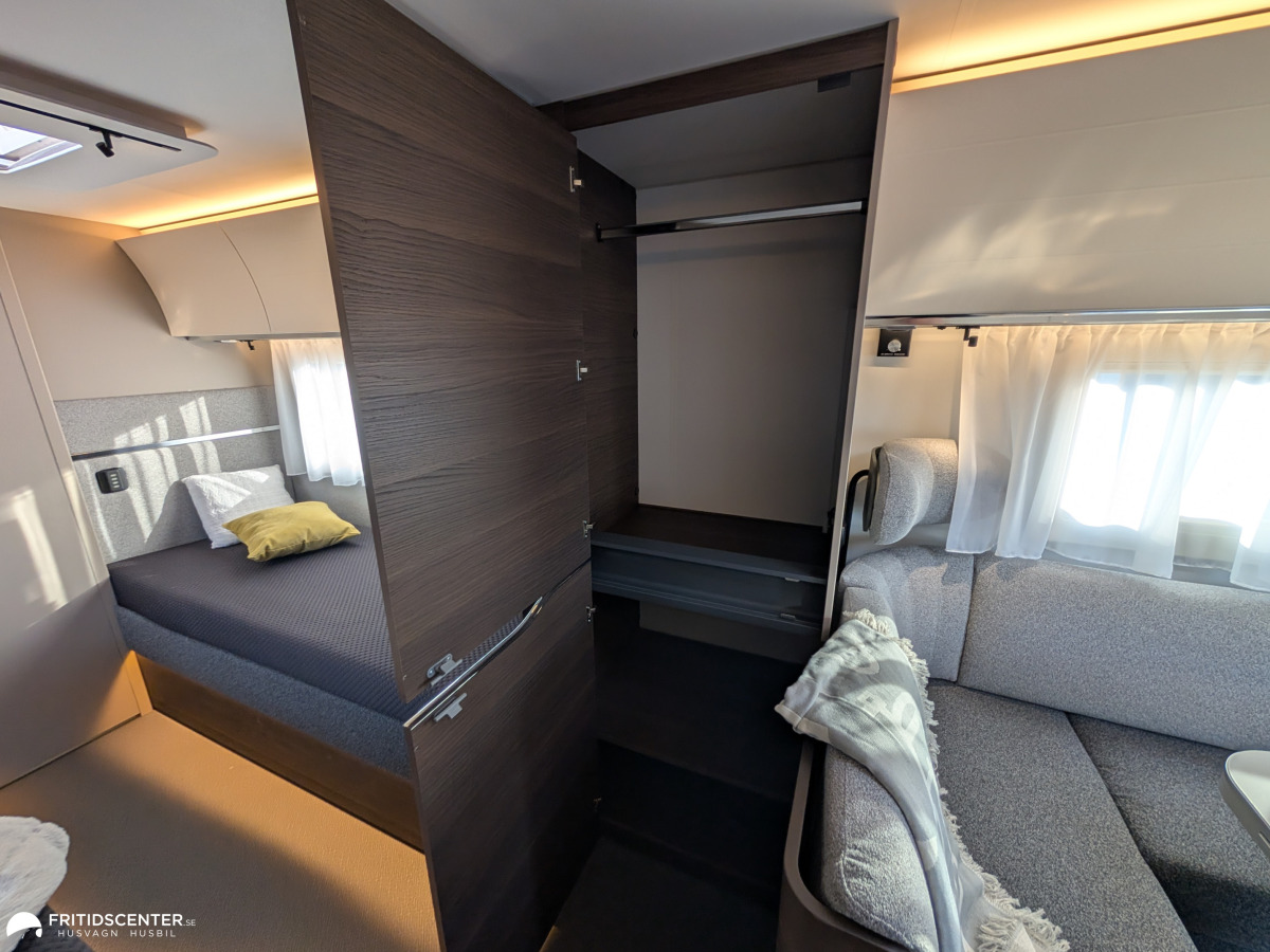 Adria ALPINA 753 HT *Frontkök / Året runt / Stort badrum, bild 25 av 29